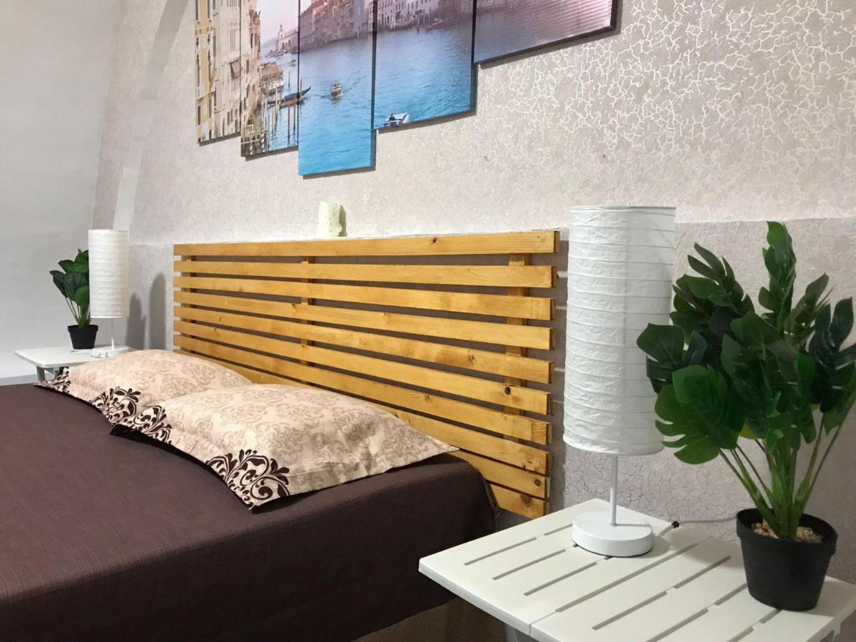 Large Apartment City Centre Bukarest Exterior foto