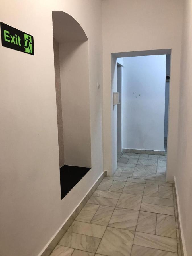 Large Apartment City Centre Bukarest Exterior foto