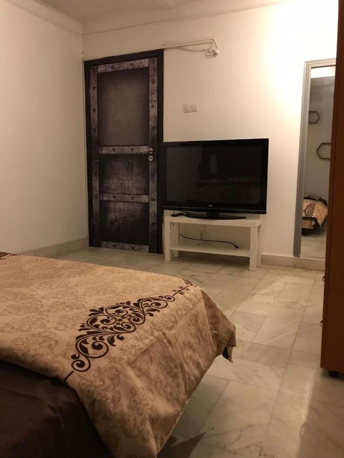 Large Apartment City Centre Bukarest Exterior foto