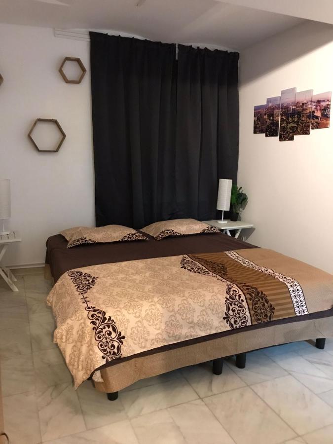 Large Apartment City Centre Bukarest Exterior foto